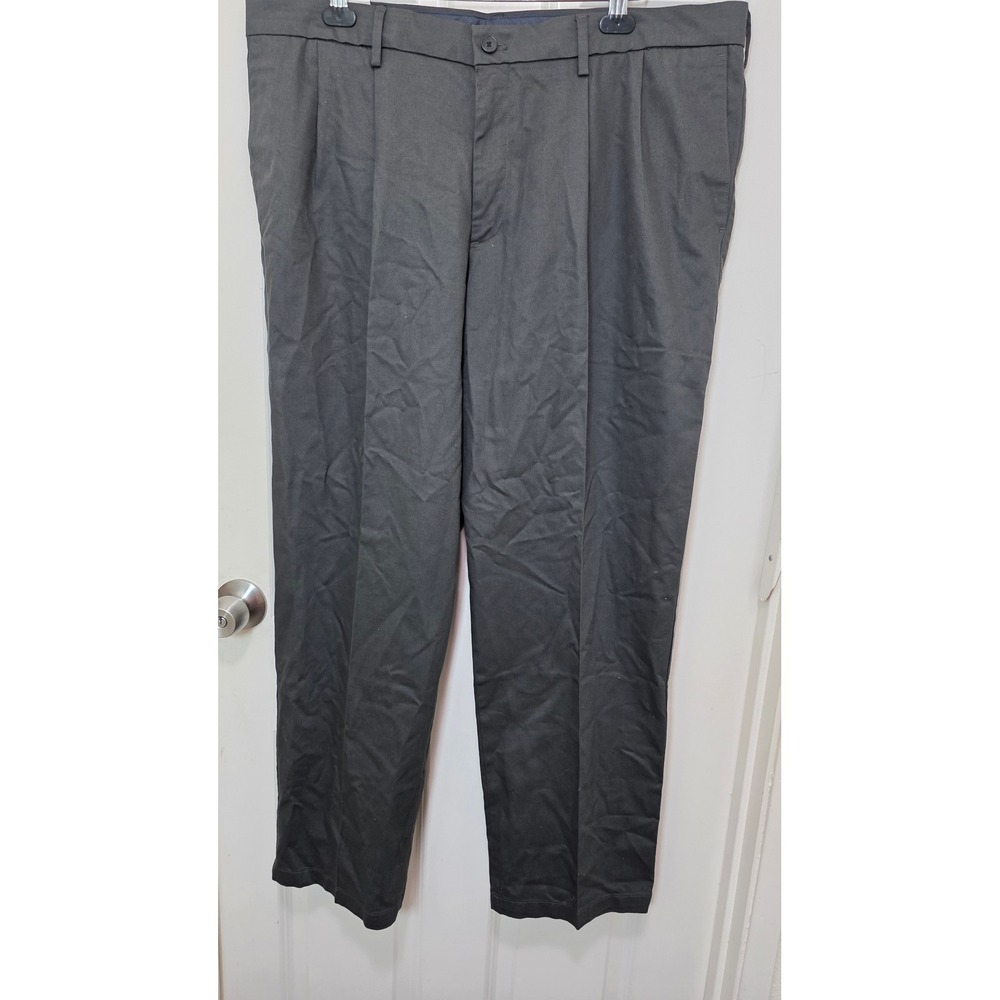 NEW Dockers Signature Khaki Pants Men's 42x32 Black Relaxed Fit Pleated Lux - Picture 2 of 5
